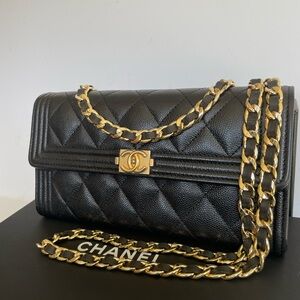 Chanel Boy crossbody wallet with Gold chain
